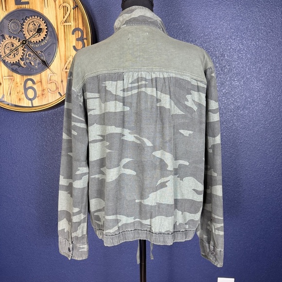 Splendid Ford Camo Jacket, Sage Green Multi, Size Large - Picture 5 of 9